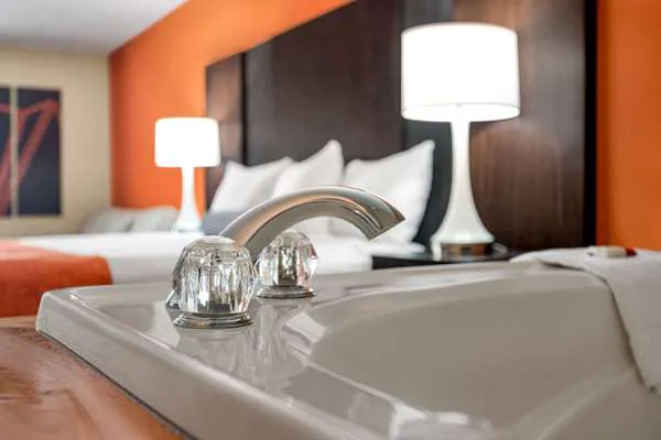 Howard Johnson by Wyndham Pigeon Forge 4