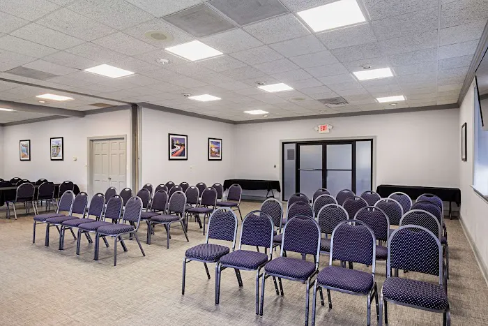 Quality Inn & Suites Greenville - Haywood Mall 4