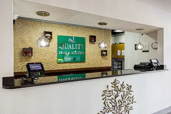 Quality Inn & Suites Greenville - Haywood Mall 4