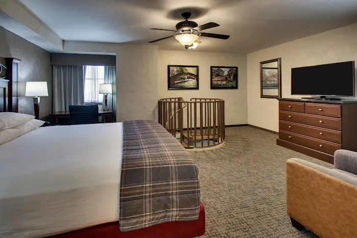 Drury Plaza Hotel San Antonio Riverwalk 5