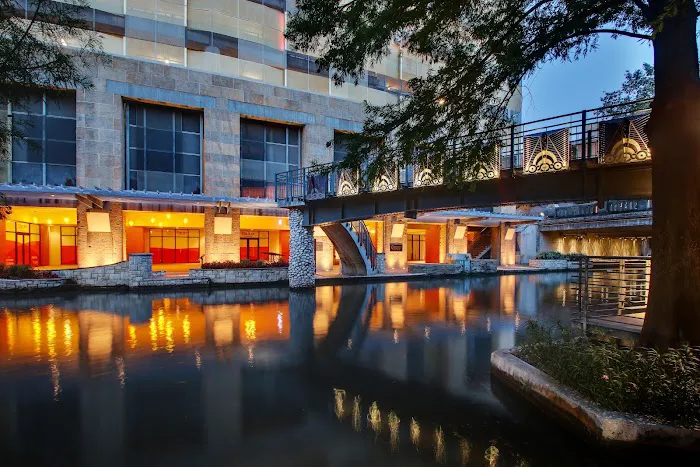 Drury Plaza Hotel San Antonio Riverwalk 5