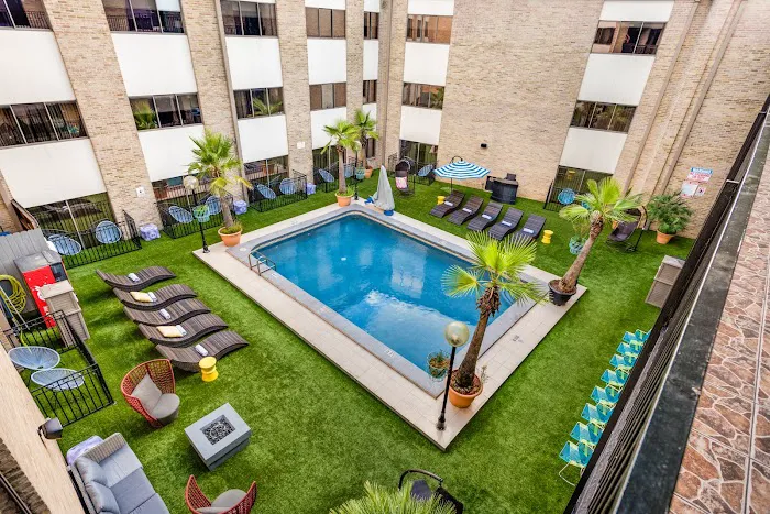 Riverwalk Plaza Hotel 5
