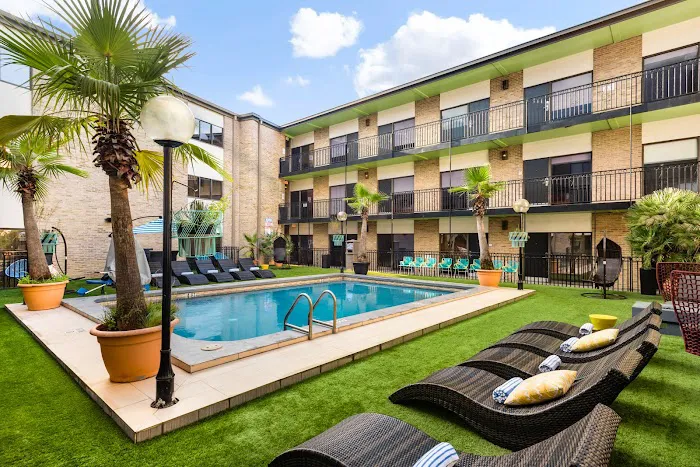 Riverwalk Plaza Hotel 5