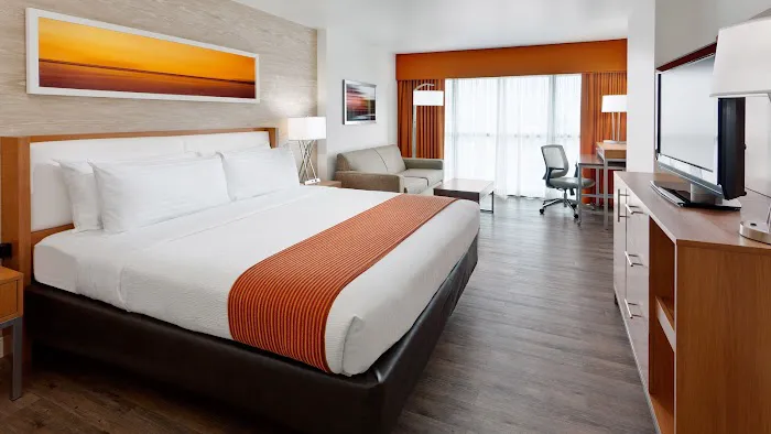 Holiday Inn San Antonio-Riverwalk, an IHG Hotel 5