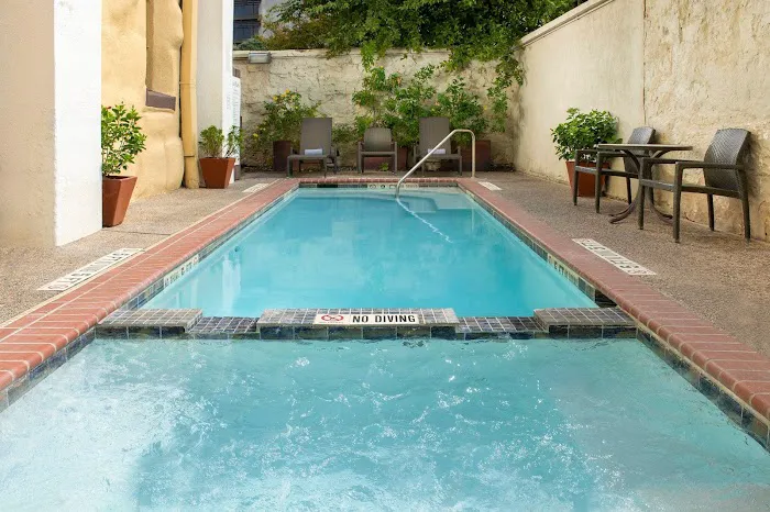 Holiday Inn Express San Antonio N-Riverwalk Area by IHG 5