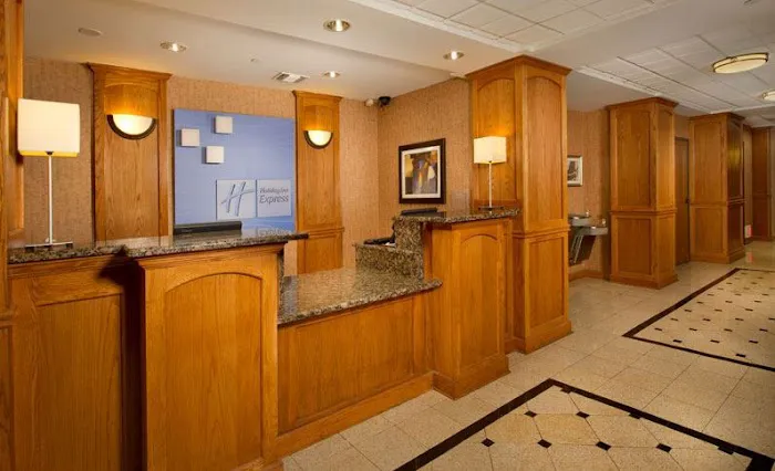 Holiday Inn Express San Antonio N-Riverwalk Area by IHG 5