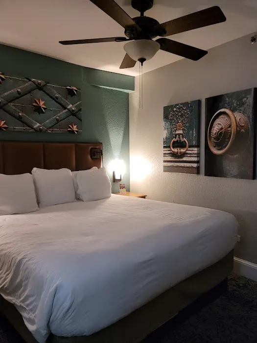 Club Wyndham Riverside Suites 5
