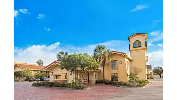 La Quinta Inn by Wyndham San Antonio Market Square 5