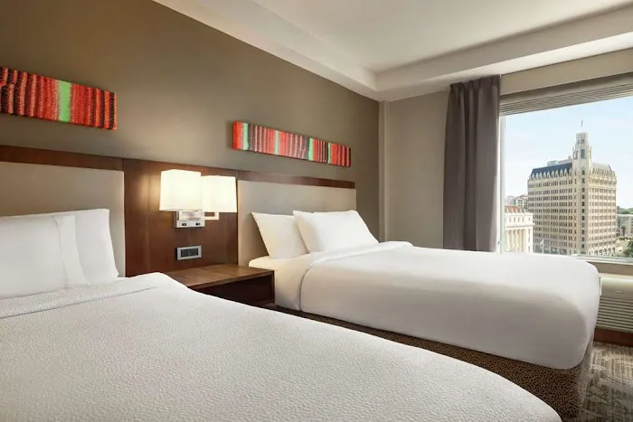 Hilton Garden Inn San Antonio Downtown Riverwalk 5
