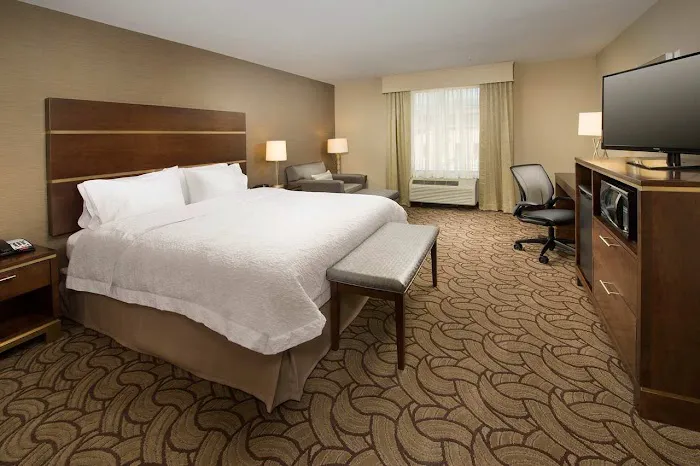 Hampton Inn & Suites San Antonio-Downtown/Market Square 5