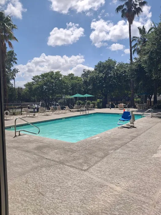 La Quinta Inn & Suites by Wyndham San Antonio Downtown 5