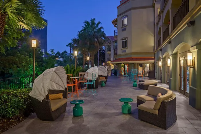Hotel Indigo San Antonio-Riverwalk, an IHG Hotel 5