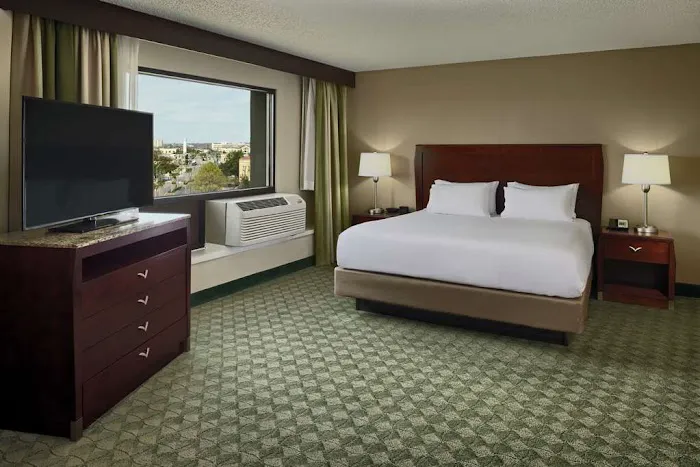 DoubleTree by Hilton Hotel San Antonio Downtown 5