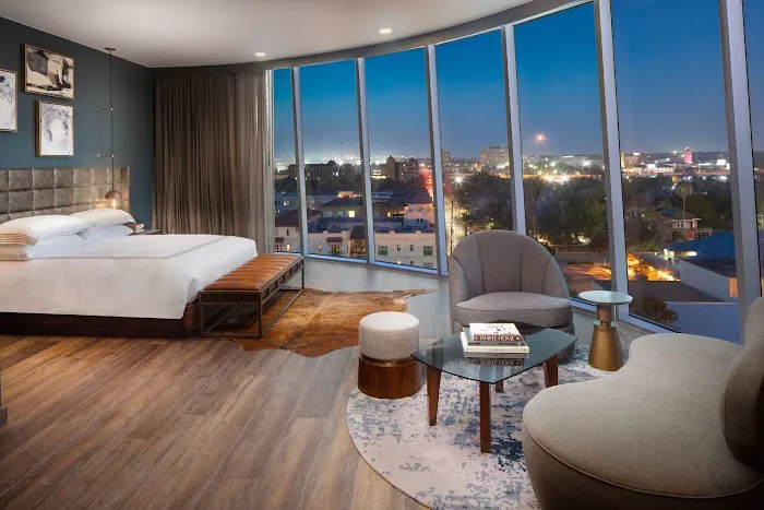 Thompson San Antonio – Riverwalk, by Hyatt 5