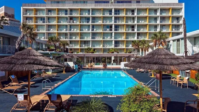 El Tropicano Riverwalk Hotel 5
