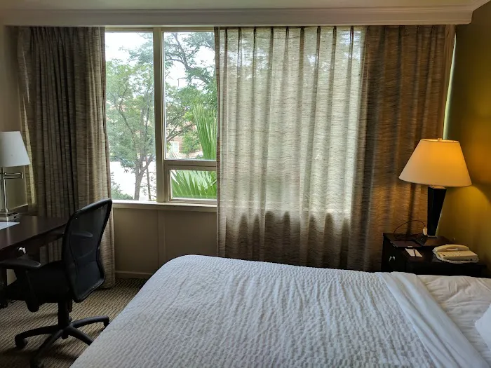 El Tropicano Riverwalk Hotel 5