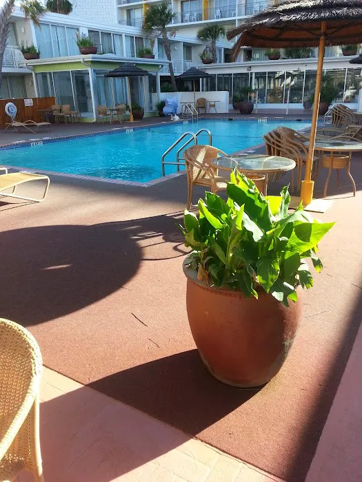 El Tropicano Riverwalk Hotel 5
