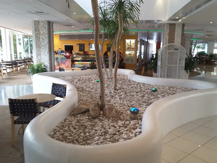 El Tropicano Riverwalk Hotel 5
