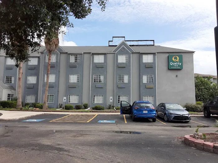 Quality Inn Downtown - near Market Square 5