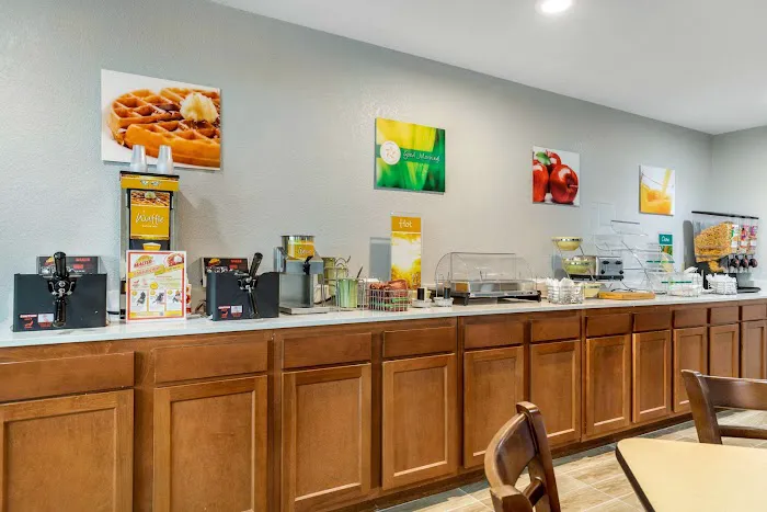 Quality Inn Downtown - near Market Square 5