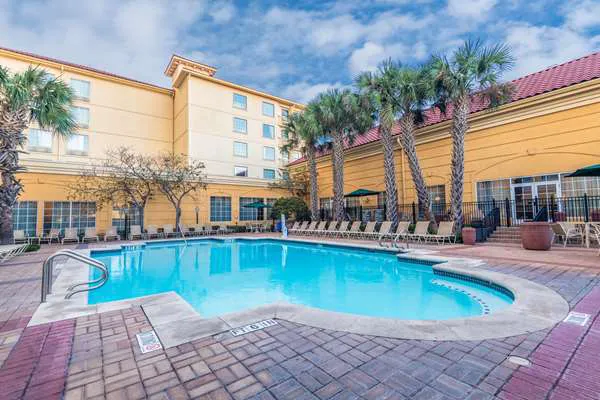 La Quinta Inn & Suites by Wyndham San Antonio Riverwalk 5
