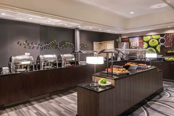La Quinta Inn & Suites by Wyndham San Antonio Riverwalk 5