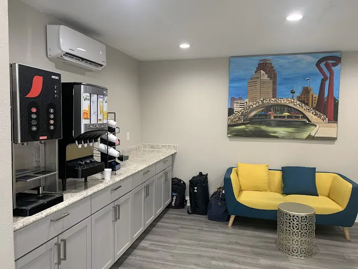 Days Inn by Wyndham San Antonio Alamo/Riverwalk 5
