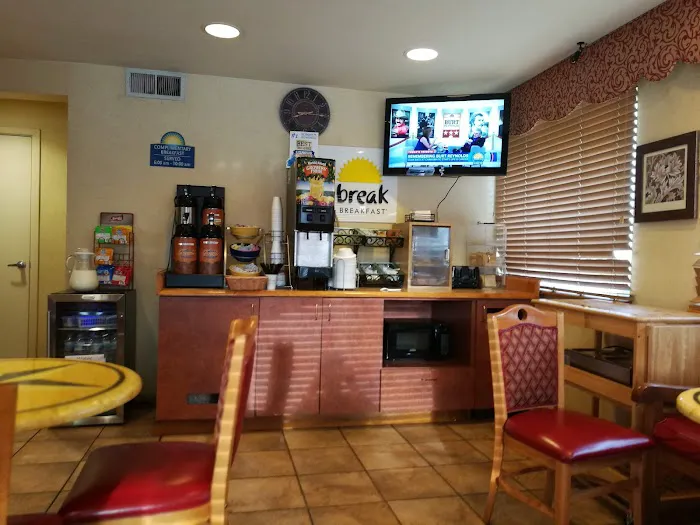 Days Inn by Wyndham San Antonio Alamo/Riverwalk 5
