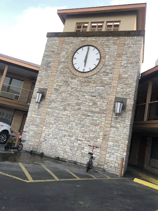 Days Inn by Wyndham San Antonio Alamo/Riverwalk 5