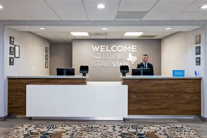 Hampton Inn San Antonio-Downtown (River Walk) 5