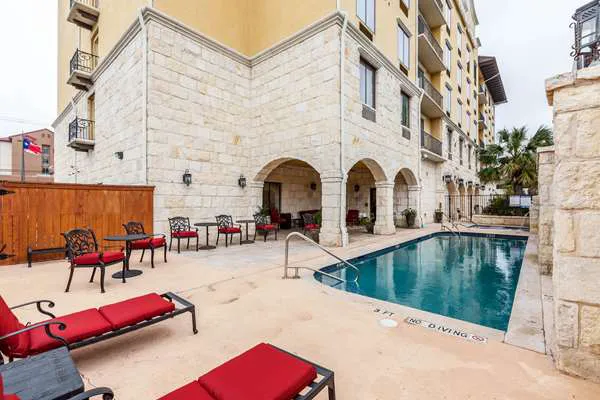 Comfort Suites Alamo/River walk 5