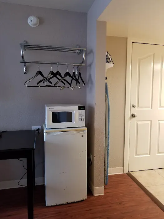 Super 8 by Wyndham San Antonio Pearl District / Downtown 5