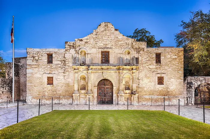 Holiday Inn Express & Suites San Antonio Rivercenter Area by IHG 5
