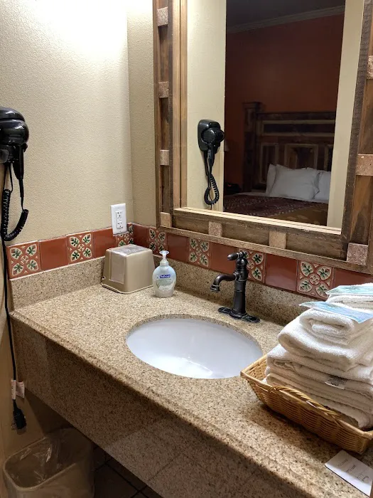 La Hacienda Inn Alamdome/Riverwalk 5