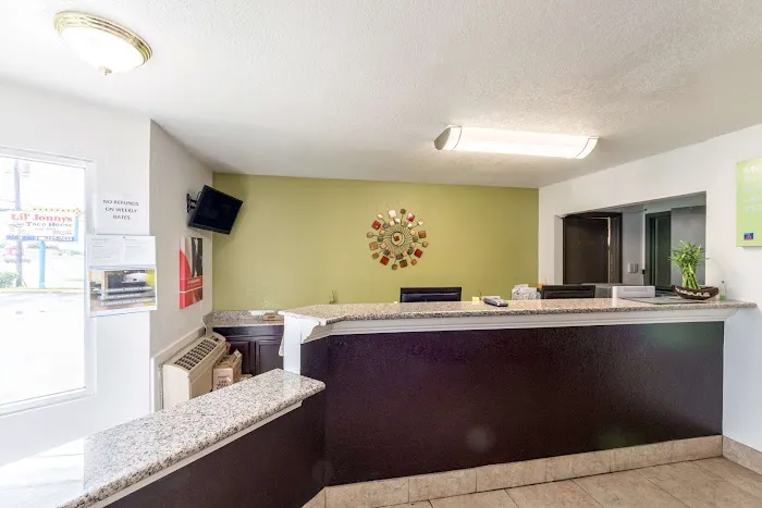 Studio 6 San Antonio, TX - Fort Sam Houston Area 5