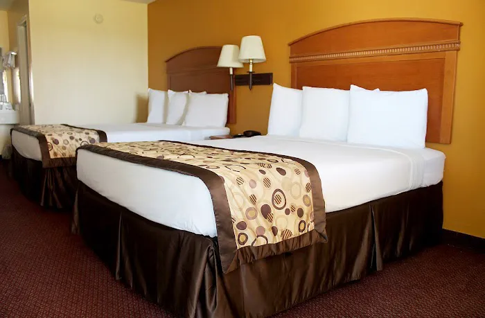 Americas Best Value Inn - Frost Bank Center 5