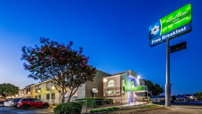 Travelodge by Wyndham 5