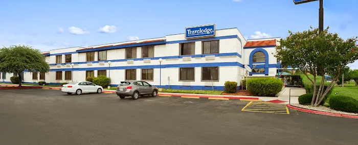 Travelodge by Wyndham 5