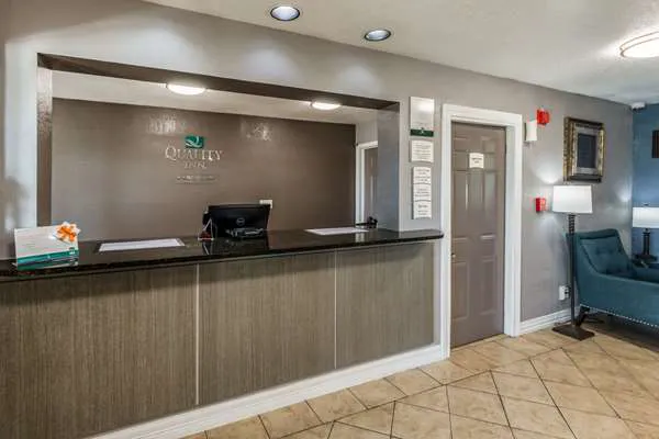 Quality Inn I-10 East near Frost Bank Center 5