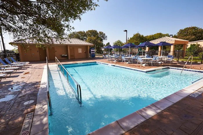 Holiday Inn Express Powless House 5