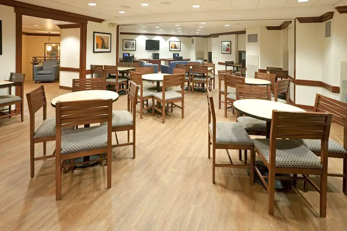 Holiday Inn Express Powless House 5