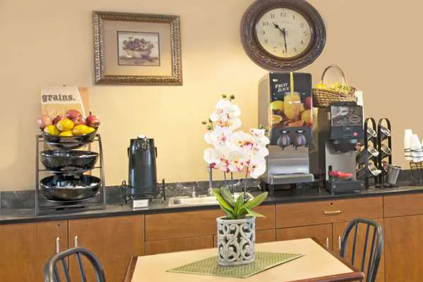 Super 8 by Wyndham San Antonio Downtown NE 5