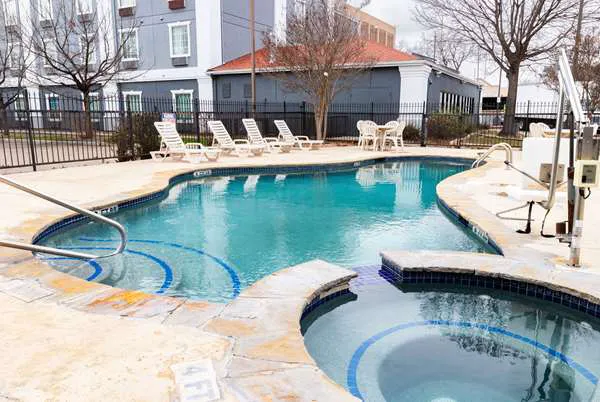 Days Inn by Wyndham Central San Antonio NW Medical Center 5