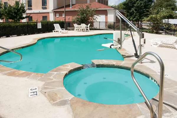 Days Inn by Wyndham Central San Antonio NW Medical Center 5