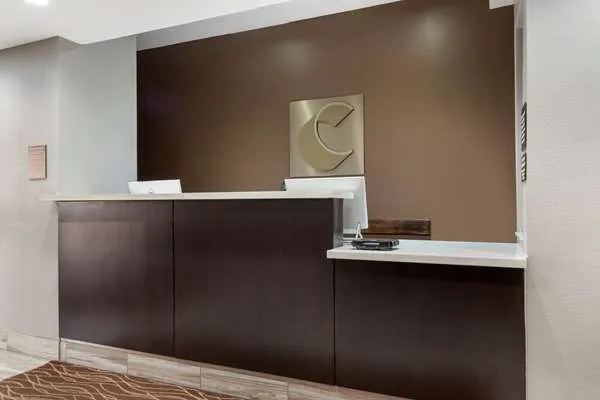 Comfort Inn & Suites Near Medical Center 5