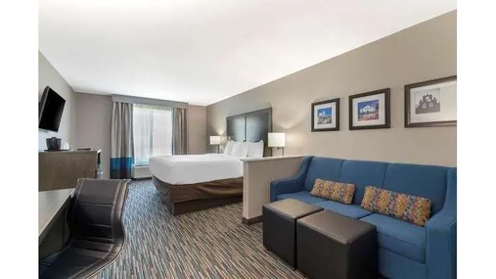 Comfort Inn & Suites Near Medical Center 5