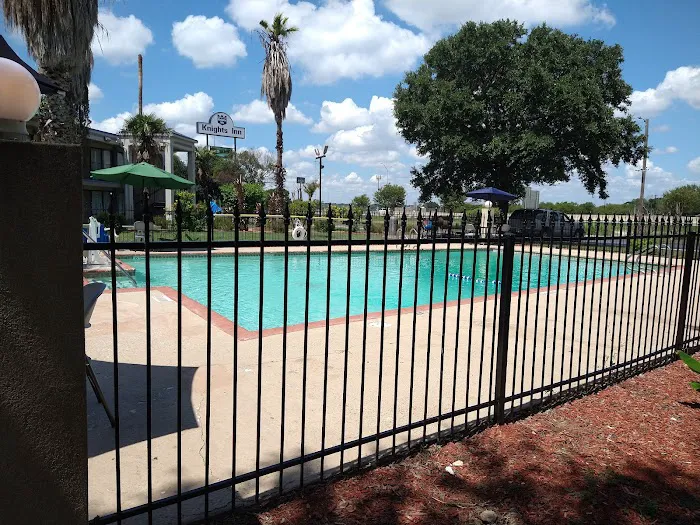 Knights Inn San Antonio near Frost Bank Center 5
