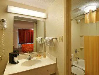 Knights Inn San Antonio near Frost Bank Center 5