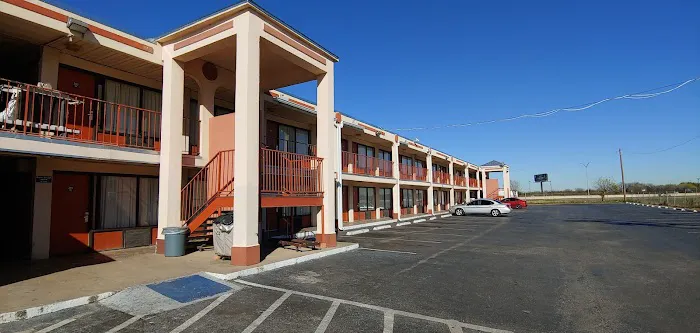 Knights Inn San Antonio near Frost Bank Center 5