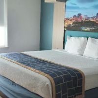 Days Inn & Suites by Wyndham San Antonio near Frost Bank Ctr